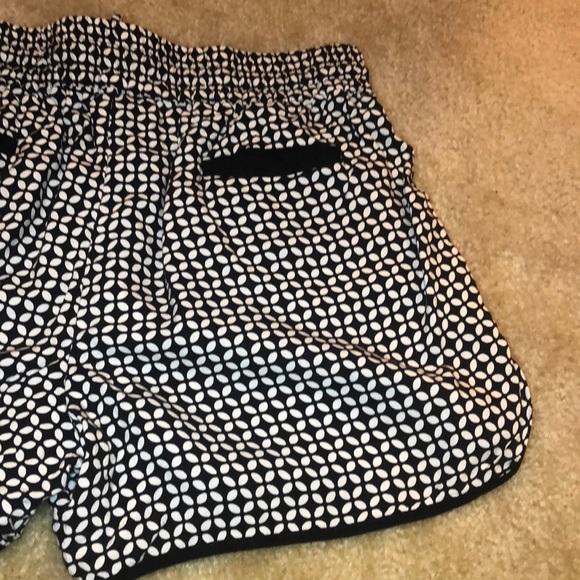 Ava Christine ladies shorts. Perfect for summer! - Picture 7 of 8